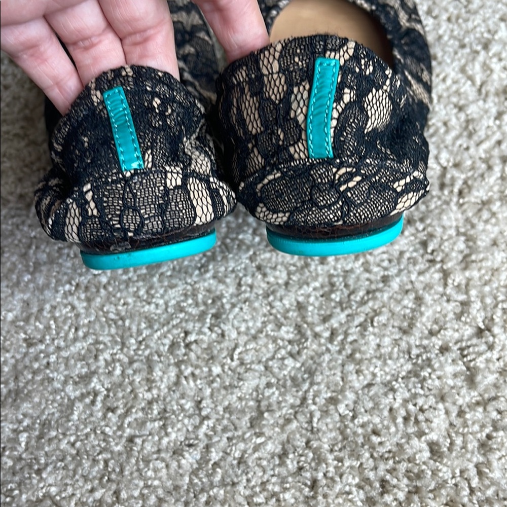 Tieks Nude Lace Ballet Flats (fits like a 5!) - Picture 5 of 6